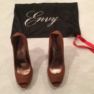 👠 TAN 4.5” HIGH HEEL SHOES